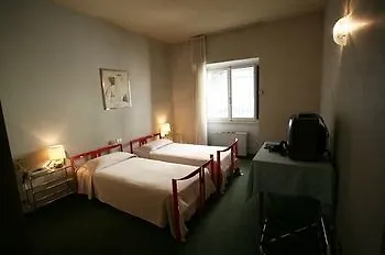 Ξενοδοχείο με διαμερίσματα Castelvecchio 2*