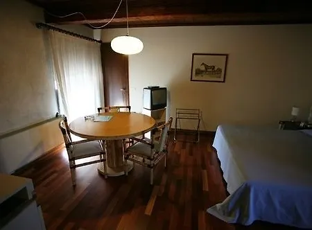 Castelvecchio Ξενοδοχείο με διαμερίσματα 2*